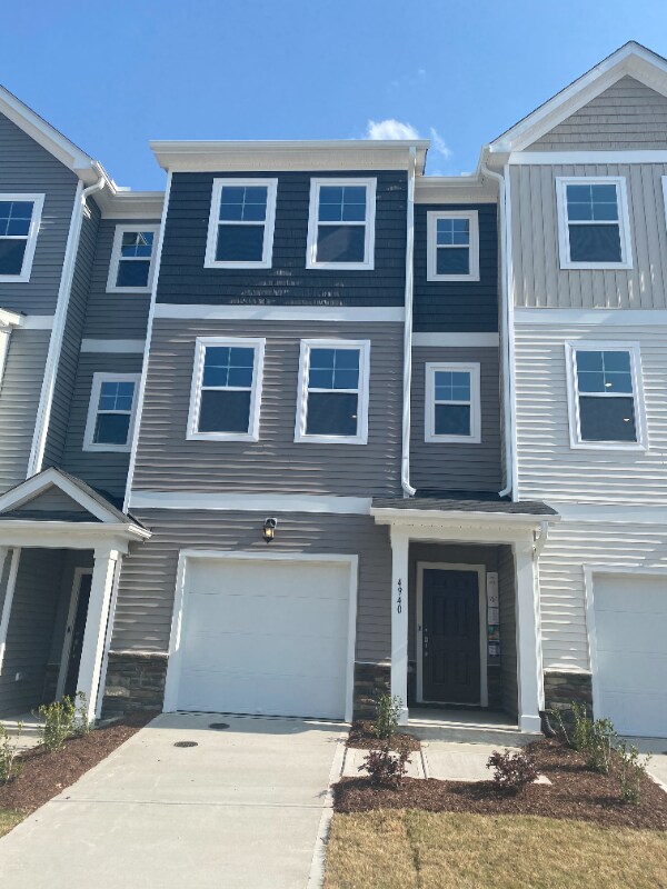 Foto principal - 4940 Southern Magnolia Dr