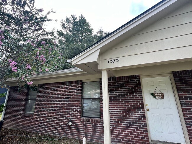 Foto del edificio - Hampton 1371-1373