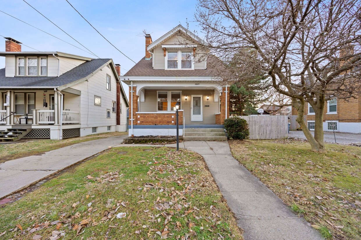 Primary Photo - Cheviot- Charming 3 bed 2 bath