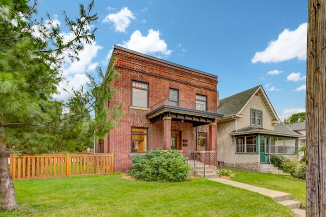 Classic red brick - 1322 NE Lowry Ave