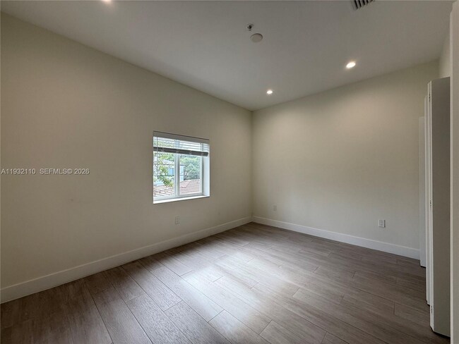 Foto del edificio - 1786 SW 9th St