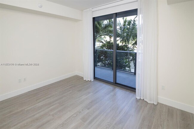 Foto del edificio - 2960 NE 207th St