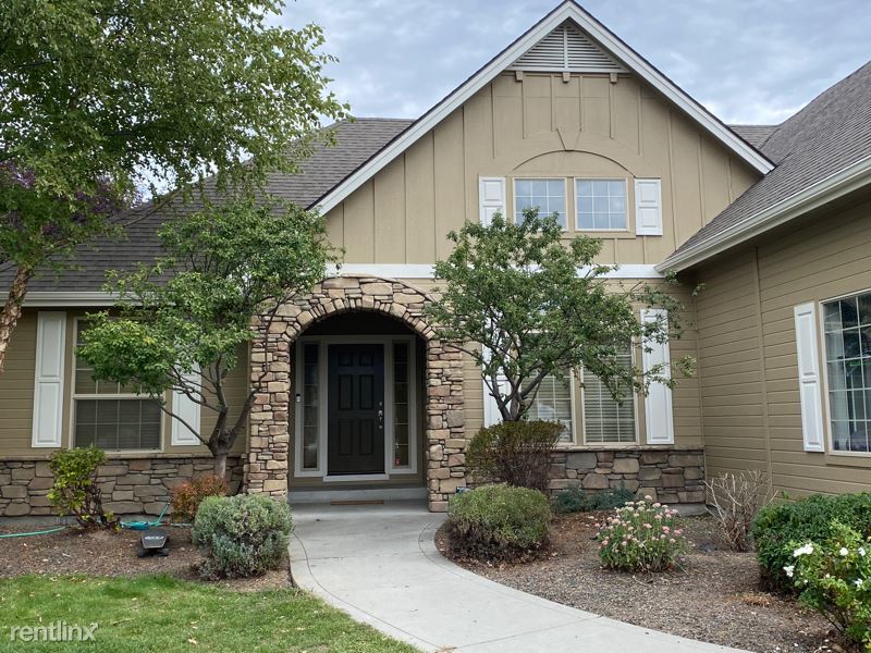 Primary Photo - 3 br, 3 bath House - 208 S Langer Lake Way