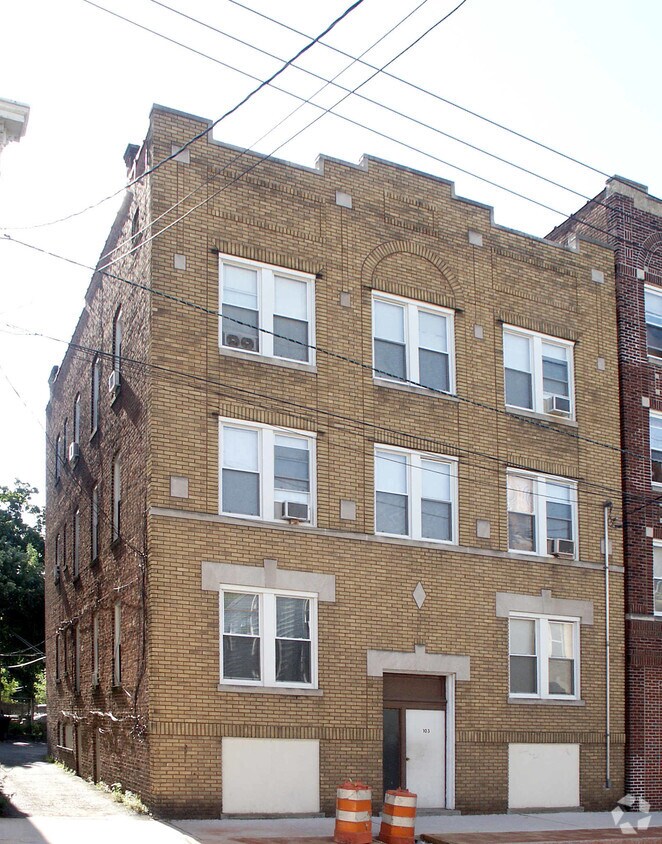 103 Pine St, Montclair, NJ 07042 Apartments in Montclair, NJ