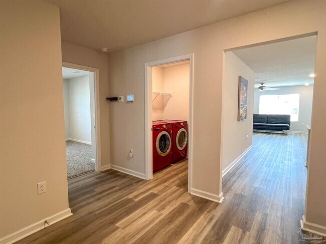 Foto del edificio - 3850 James Stovall St
