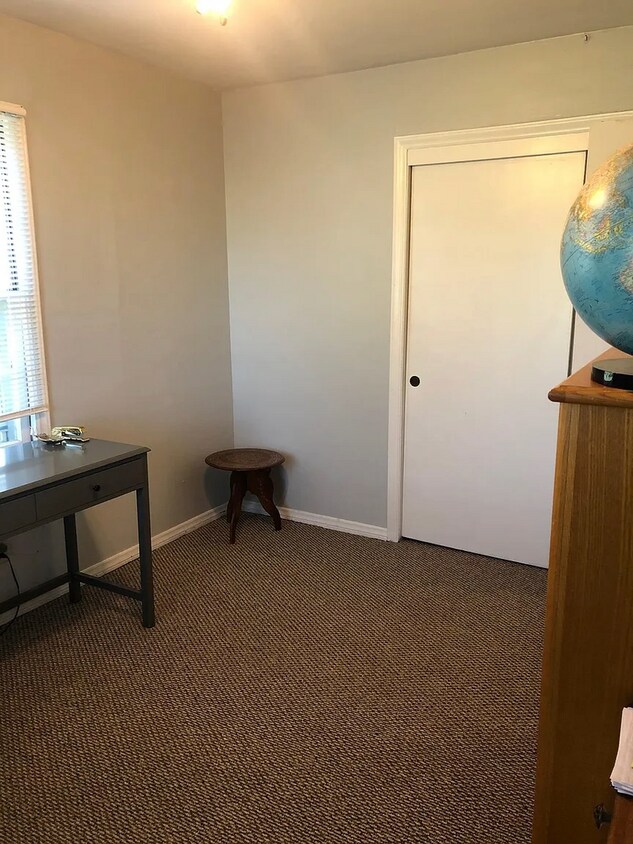 Building Photo - Newly Remodeled