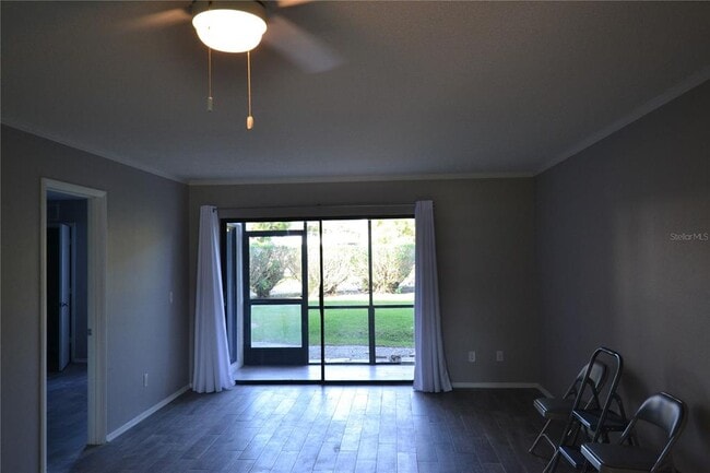 Building Photo - 135 W Cypress Ct