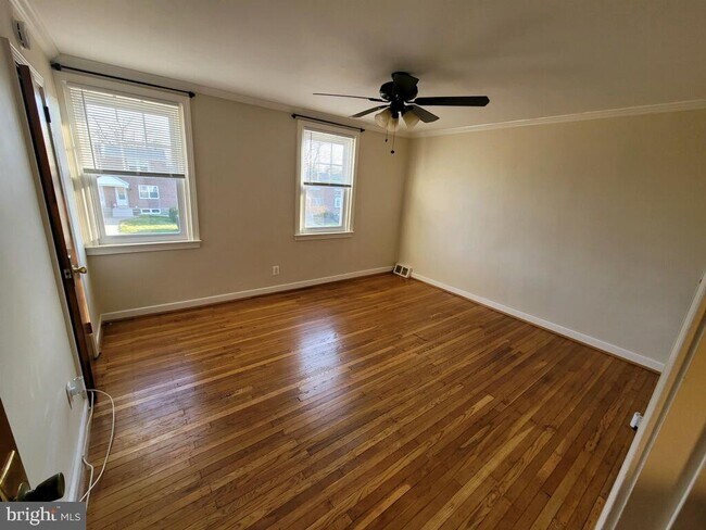 Building Photo - 3839 Brunswick Ave