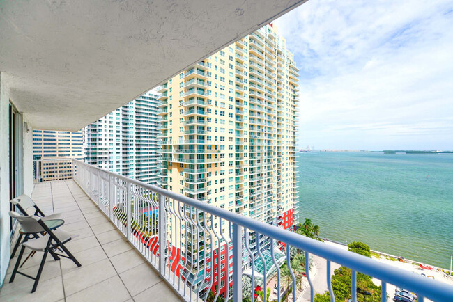 Building Photo - 1200 Brickell Bay Dr