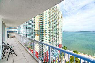 Building Photo - 1200 Brickell Bay Dr