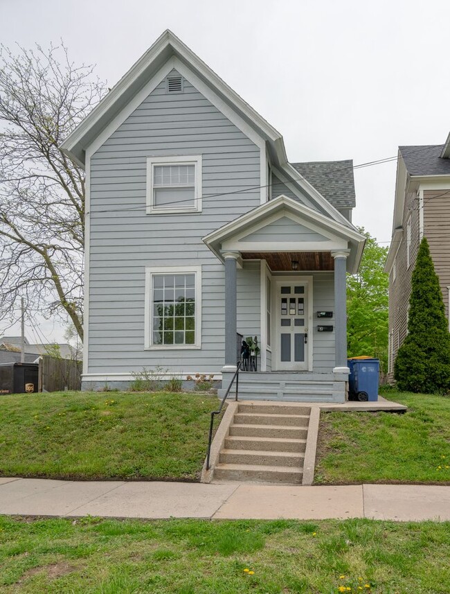 Foto del edificio - 2 BR Close to Medical Mile with hardwood f...