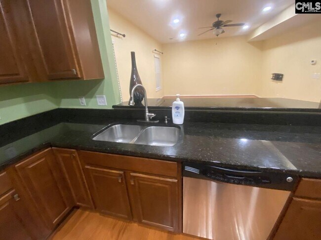 Foto del edificio - 137 Hammock Dr