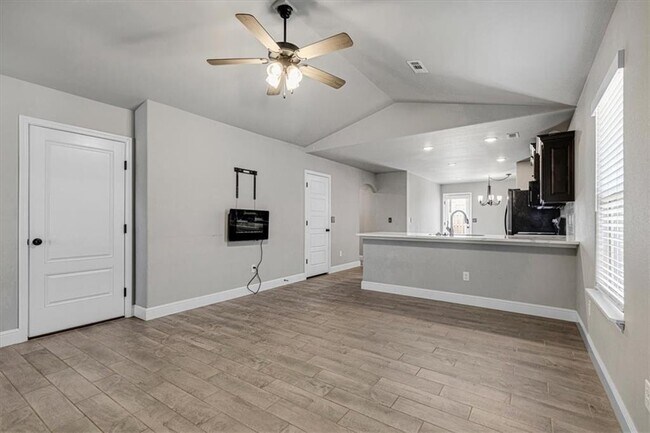 Foto del edificio - 6011 NW Ettie May St