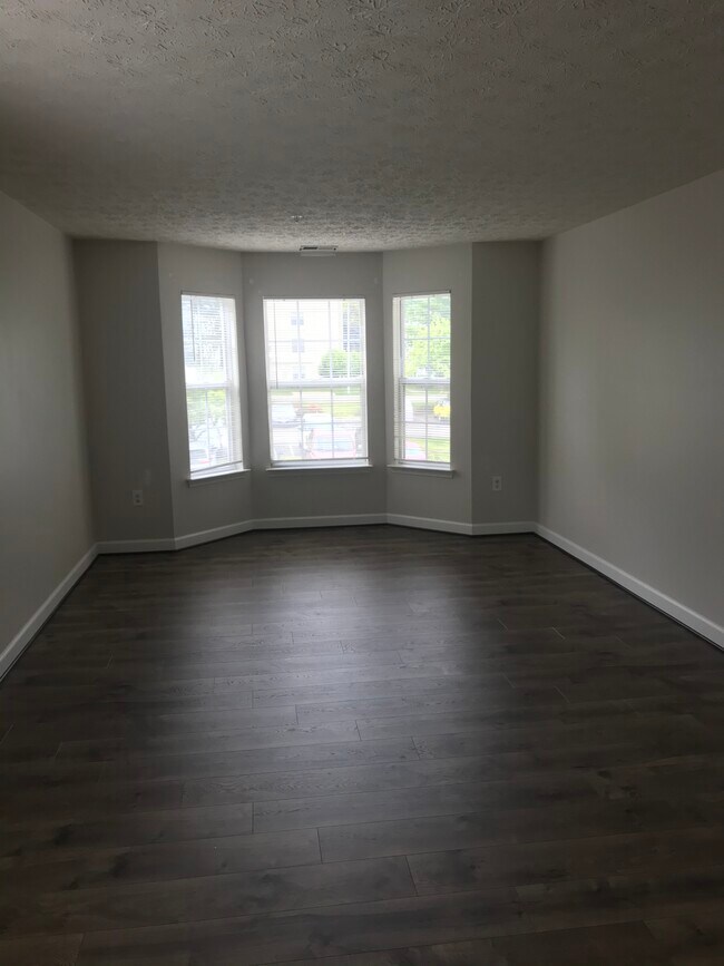 Master bed - 613 Admiral Dr