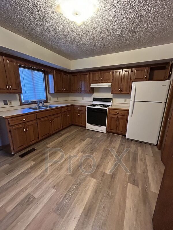 Foto del edificio - 401 E Adams St