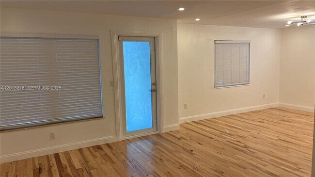 Foto del edificio - 250 SW 19th Rd