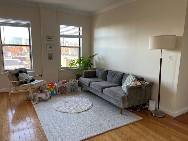 Living Room - 1621 T St NW