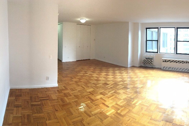 Foto principal - 130 E 18th St