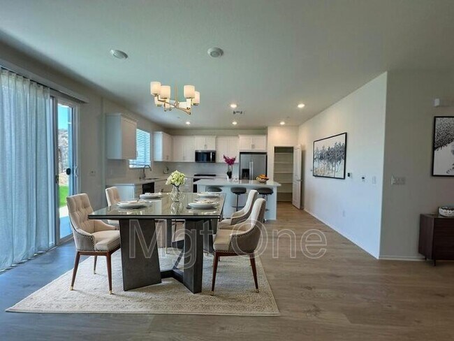 Foto del edificio - 26170 Gentry Ave
