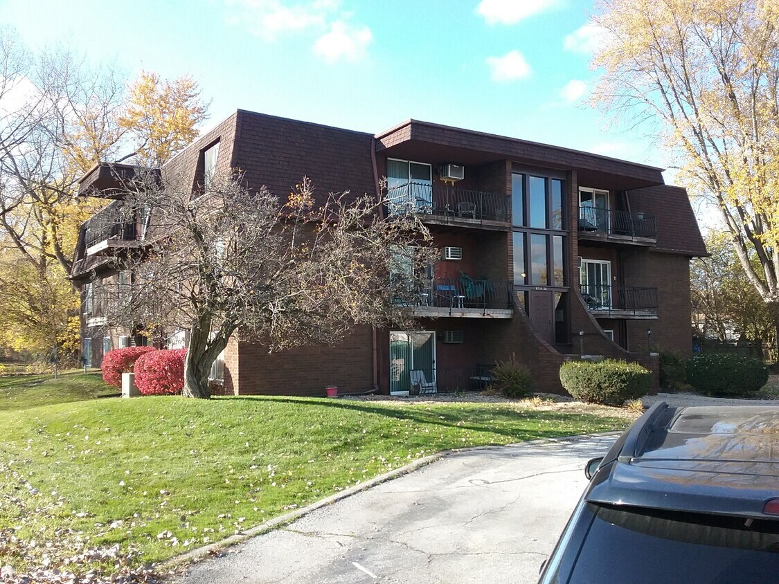 Primary Photo - 9726 5th St