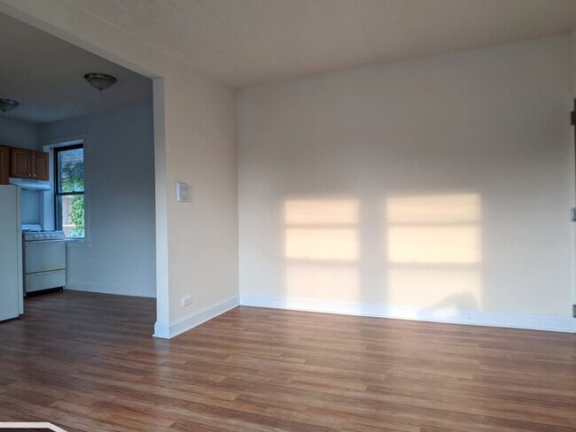 Foto del edificio - 1742 N Humboldt Blvd