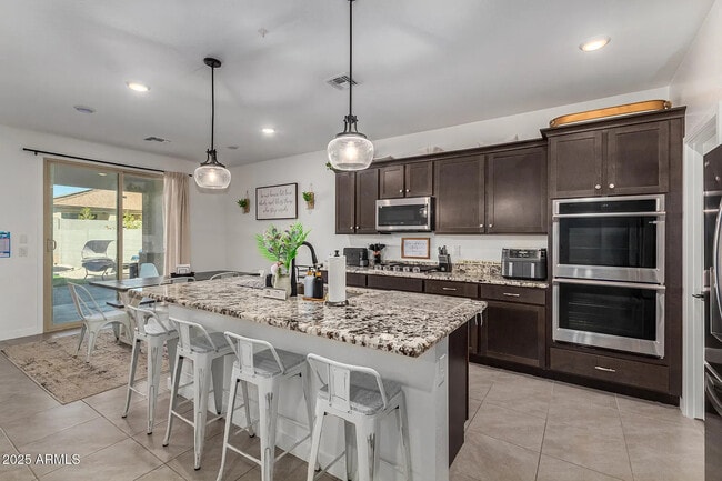 Foto del edificio - 16846 W Molly Ln