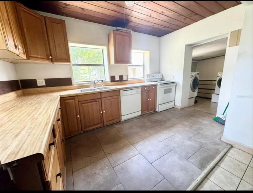 Foto principal - 2233 E Magnolia St