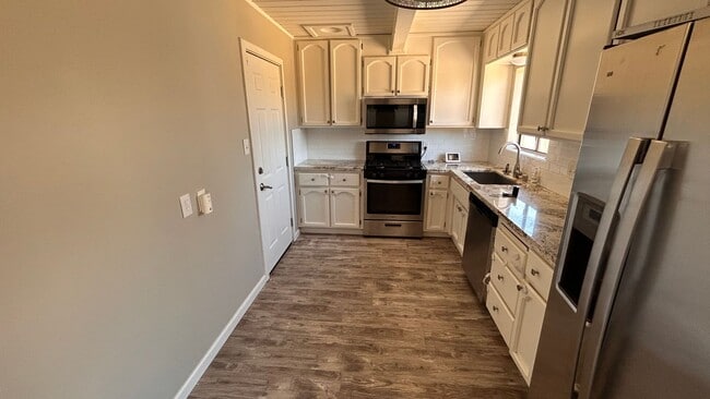 Building Photo - Nice home in Sacramento