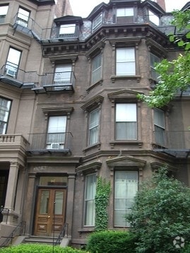 Building Photo - 187 Beacon St