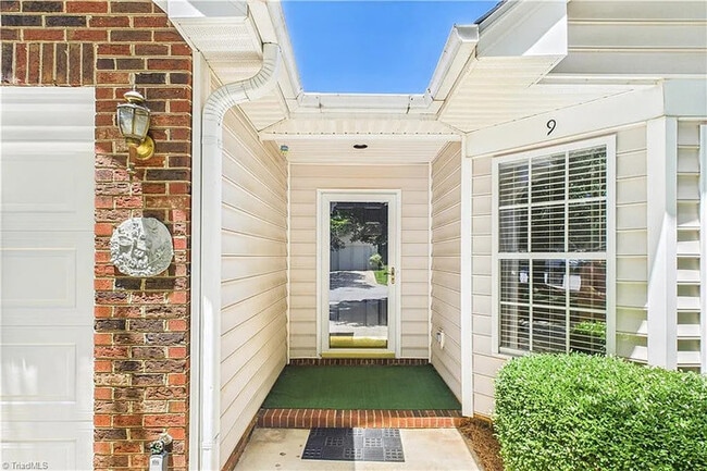 Building Photo - Build Equity While Leasing - Lease to Own