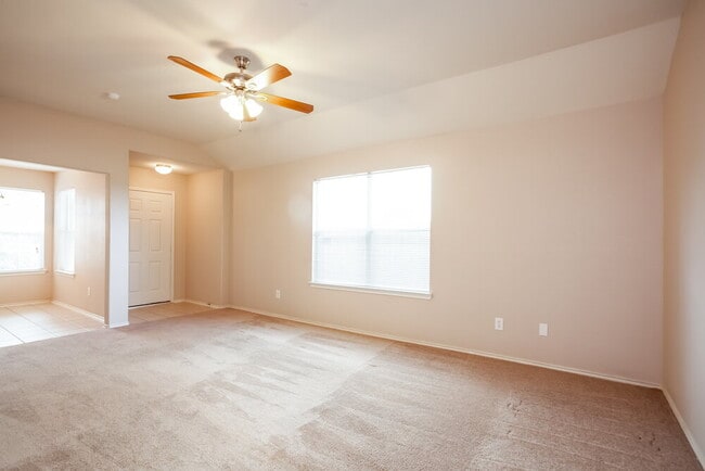 Building Photo - 4934 Canyon Blanco Dr