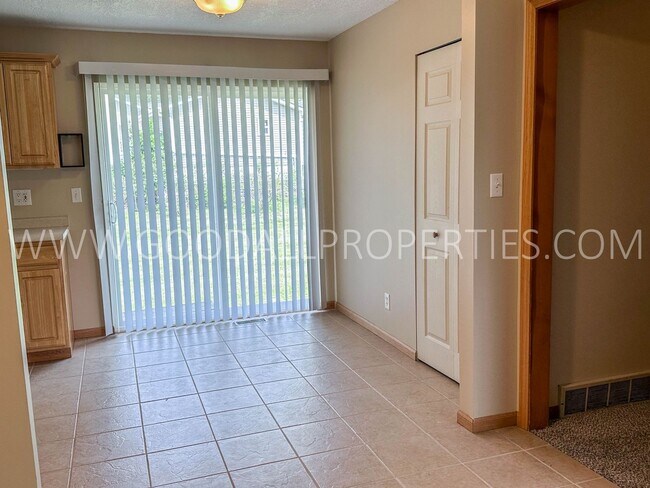 Foto del edificio - 3 Bedroom, 2 Bath on a cul-de-sac with a 4...