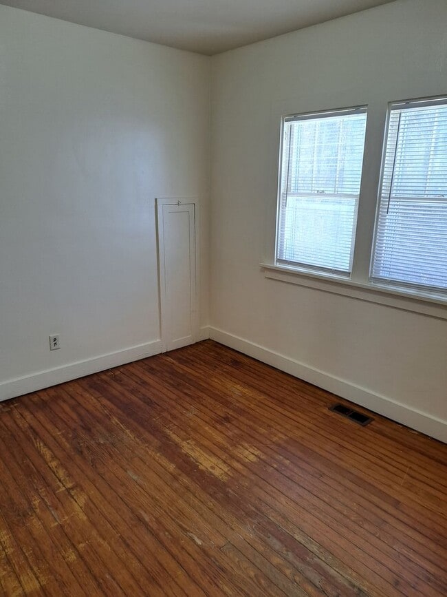 Foto del edificio - 3 BR House Near Weisser Park Elementary