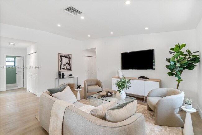 Foto del edificio - 355 NW 5th Ave