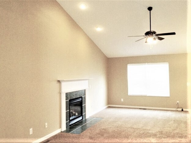 Foto del edificio - 1179 Stableview Cir