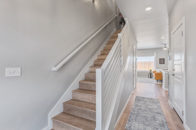 Foto del edificio - 2604 Cedar Tree Rd