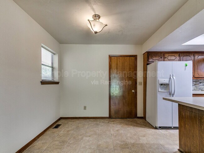 Foto del edificio - 3658 Harper Rd