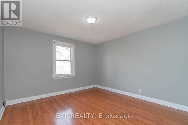 Building Photo - 204 John St