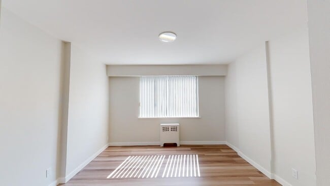 Building Photo - 855 Jervis