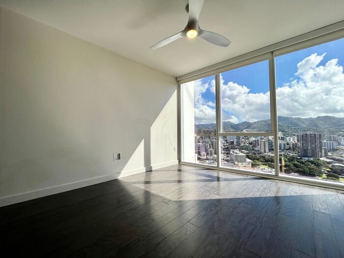 Foto principal - Symphony Honolulu: 2 Bed, 2 Bath w/ 2 Park...