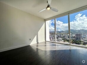 Building Photo - 888 Kapiolani Blvd