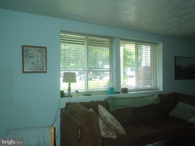 Building Photo - 8030 Abbey Ct