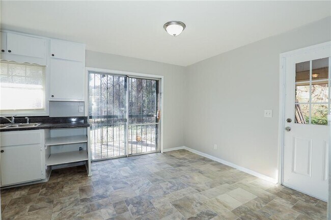 Foto del edificio - 2707 Cavalier Way