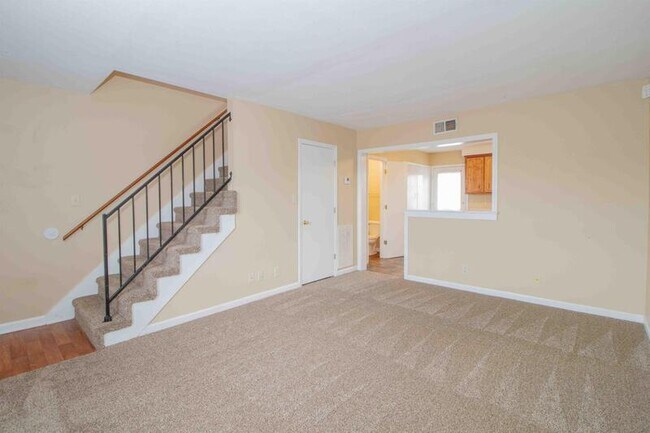 Foto del edificio - 363 Peabody Dr