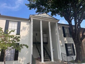 Building Photo - 15918 Stillwood St