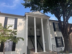 Building Photo - 15918 Stillwood St
