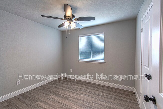 Building Photo - 1329 Good Lane Denton, TX 76209
