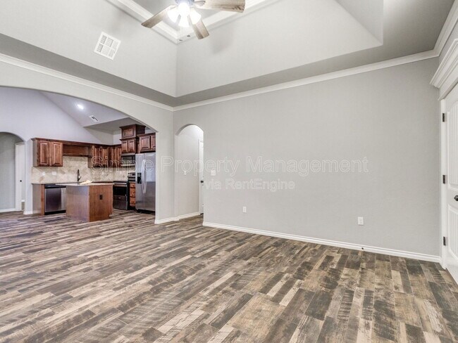 Foto del edificio - 20575 Pioneer Dr