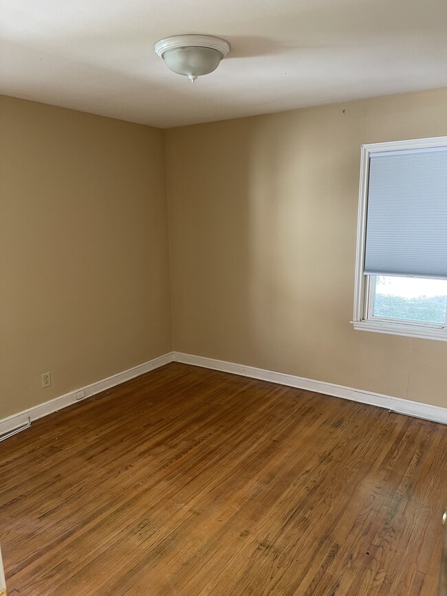 Building Photo - 4527 Minnehaha Ave
