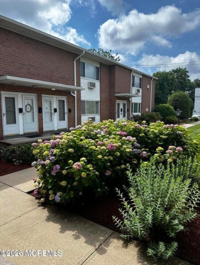 Foto del edificio - 35 Sternberger Ave